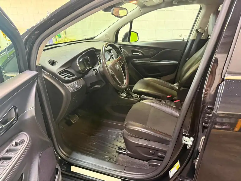 2017 Buick Encore Preferred, černá, 55 719 km, dovoz Kanada — foto 9 z 12