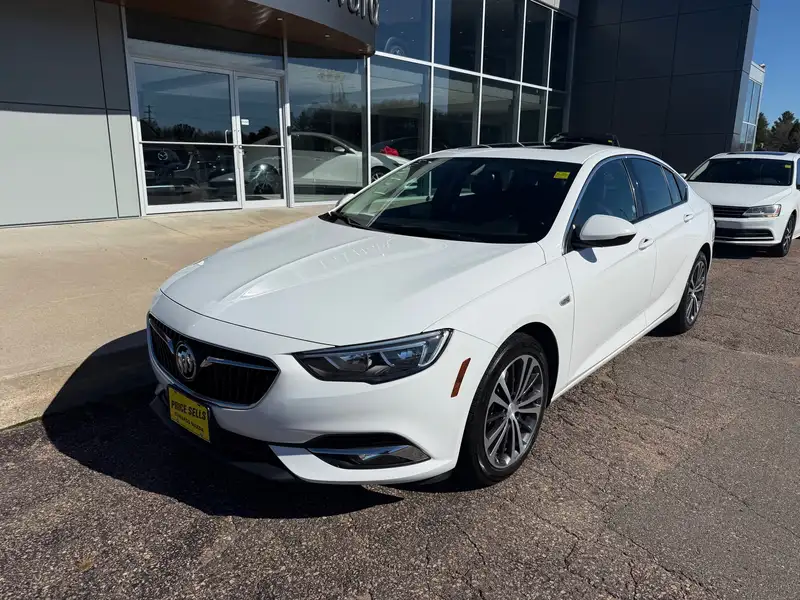 2019 Buick Regal Essence, bílá, 149 736 km, dovoz Kanada — foto 4 z 12