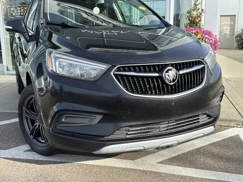 2017 Buick Encore Preferred, černá, 145 555 km, dovoz Kanada — foto 3 z 12