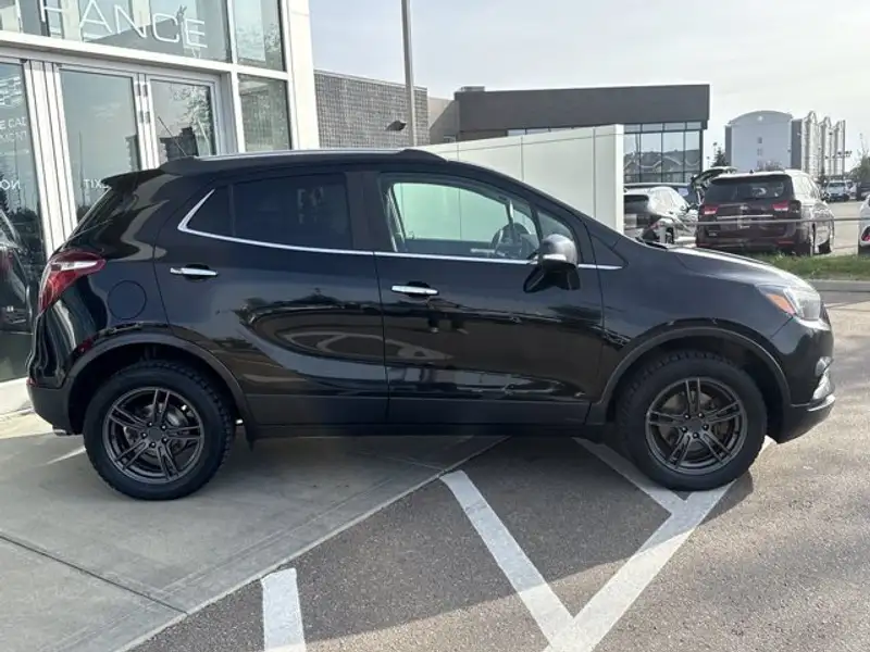 2017 Buick Encore Preferred, černá, 145 555 km, dovoz Kanada — foto 9 z 12