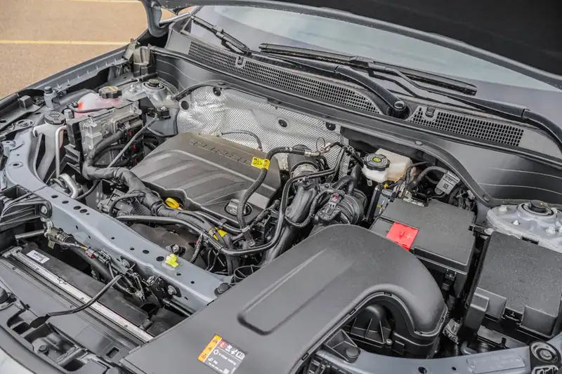 2026 Buick Envista Preferred, šedá, 15 km, dovoz Kanada — foto 12 z 12