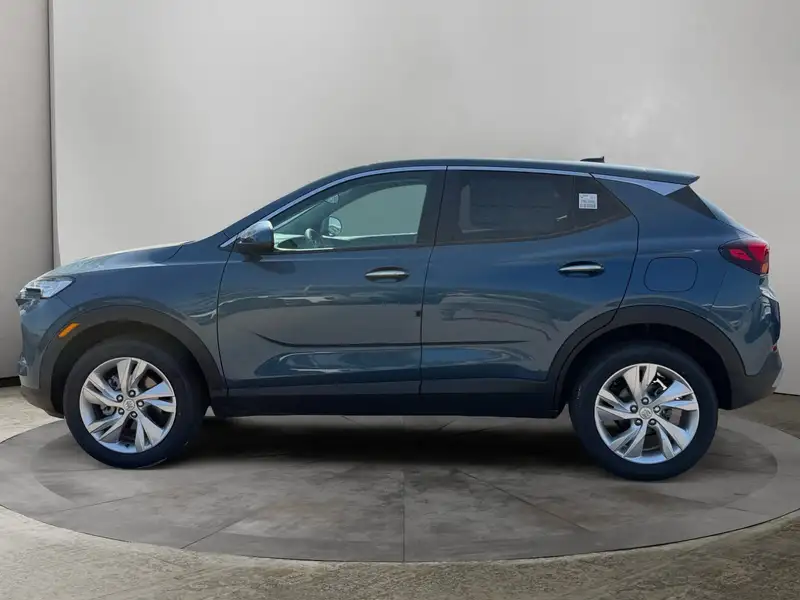 2026 Buick Encore Preferred, modrá, 3 km, dovoz Kanada — foto 2 z 12
