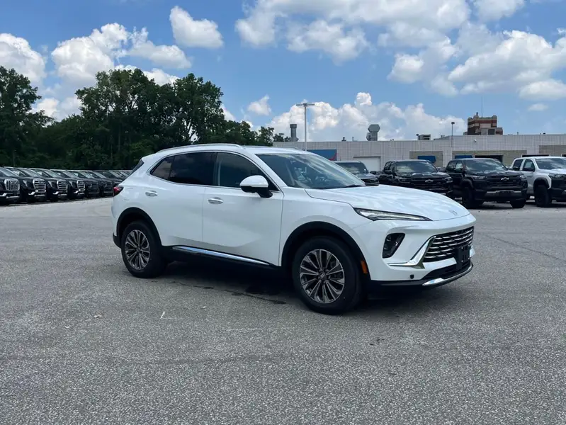 2026 Buick Envision Preferred, bílá, 5 km, dovoz Kanada — foto 3 z 12