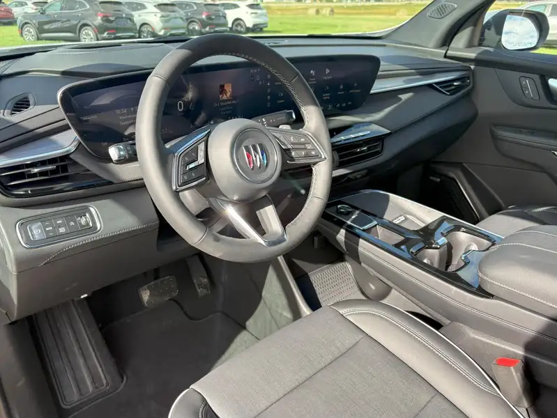 2026 Buick Enclave Preferred, bílá, 5 km, dovoz Kanada — foto 7 z 12