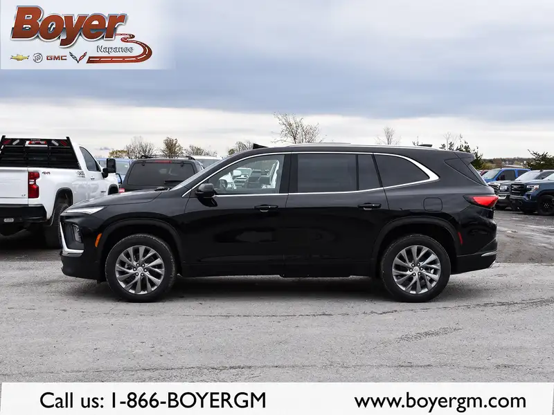 2026 Buick Enclave, černá, 34 km, dovoz Kanada — foto 2 z 12