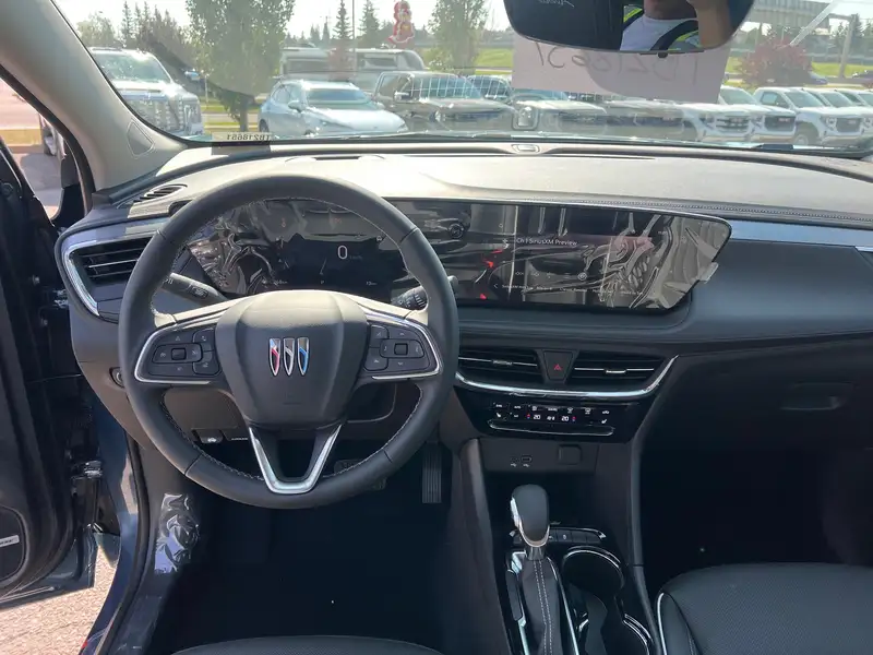 2026 Buick Encore Avenir, modrá, 9 km, dovoz Kanada — foto 12 z 12