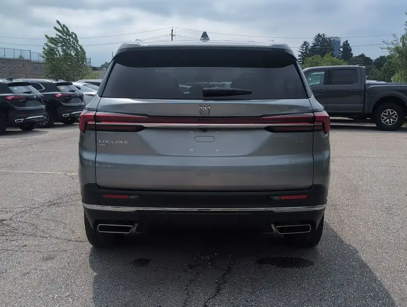 2026 Buick Enclave Preferred, šedá, 33 km, dovoz Kanada — foto 7 z 12