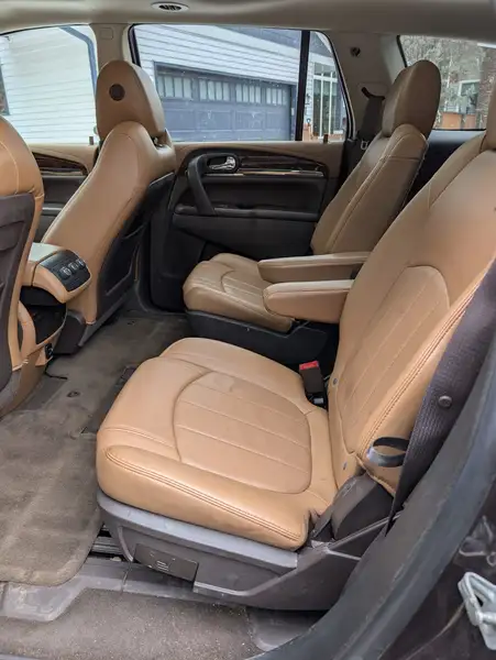 2017 Buick Enclave Leather, hnědá, 141 000 km, dovoz Kanada — foto 2 z 8