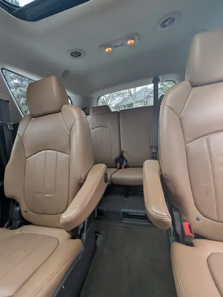 2017 Buick Enclave Leather, hnědá, 141 000 km, dovoz Kanada — foto 3 z 8
