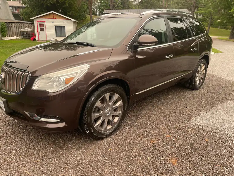 2017 Buick Enclave Premium, hnědá, 153 665 km, dovoz Kanada — foto 2 z 9