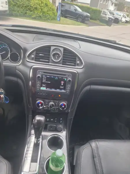 2016 Buick Enclave Leather, černá, 194 000 km, dovoz Kanada — foto 2 z 12