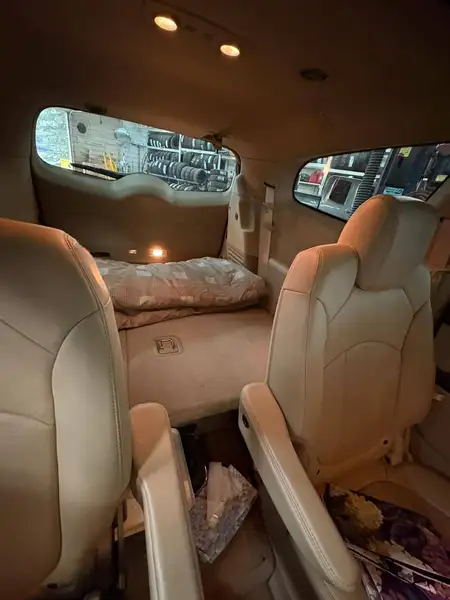 2009 Buick Enclave CXL, hnědá, 120 677 km, dovoz Kanada — foto 6 z 8