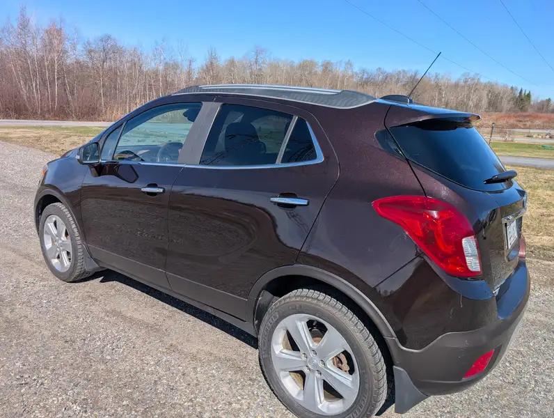 2016 Buick Encore TI, hnědá, 133 800 km, dovoz Kanada — foto 2 z 12