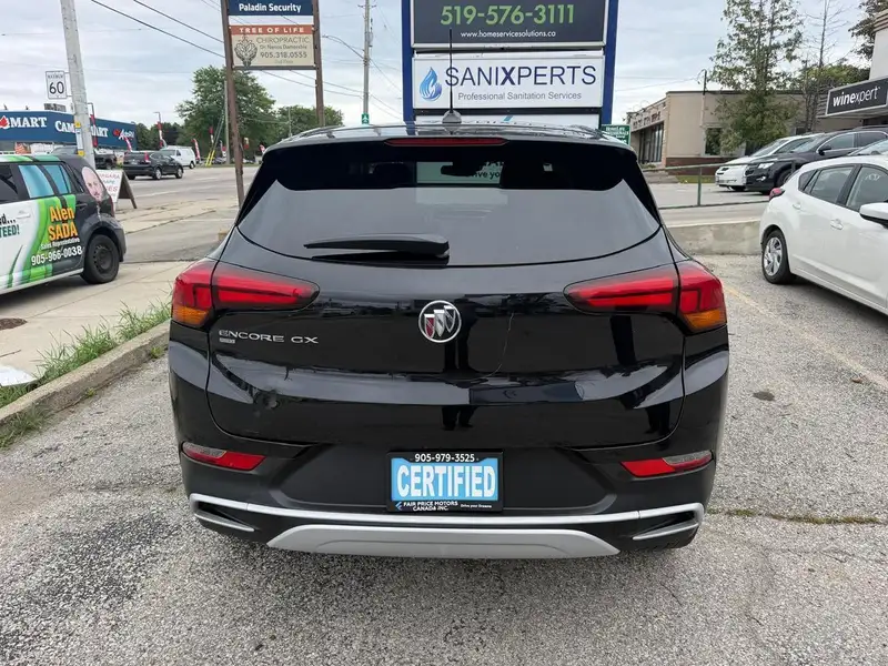 2020 Buick Encore Preferred, černá, 108 315 km, dovoz Kanada — foto 8 z 12