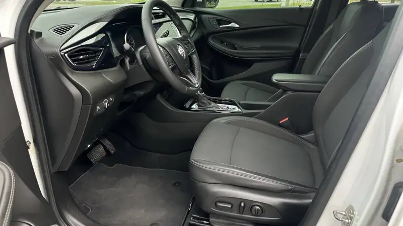 2020 Buick Encore Preferred, bílá, 36 607 km, dovoz Kanada — foto 7 z 12
