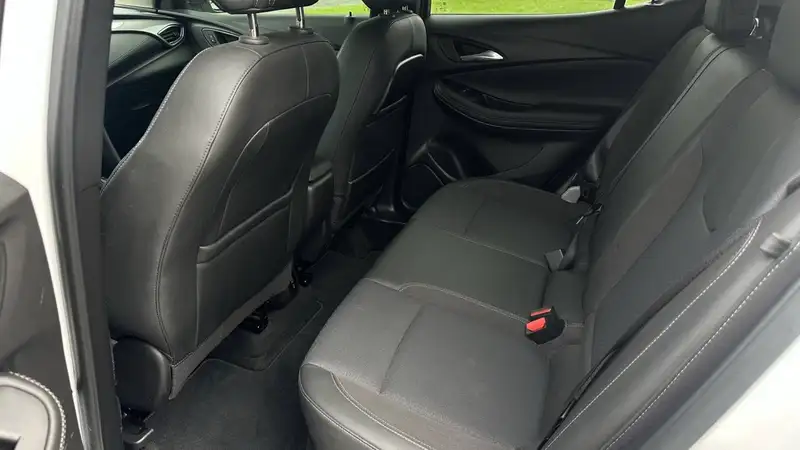 2020 Buick Encore Preferred, bílá, 36 607 km, dovoz Kanada — foto 8 z 12