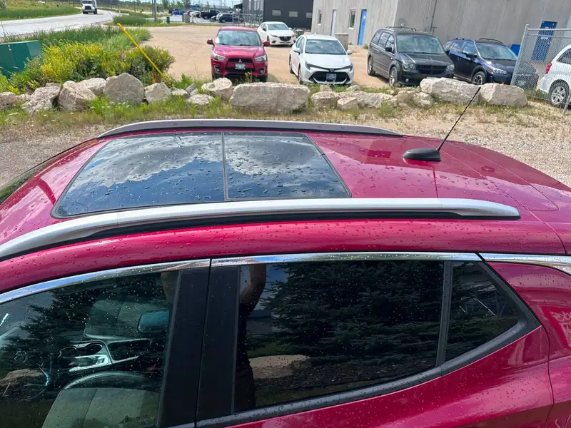 2020 Buick Encore Select, červená, 119 100 km, dovoz Kanada — foto 5 z 12