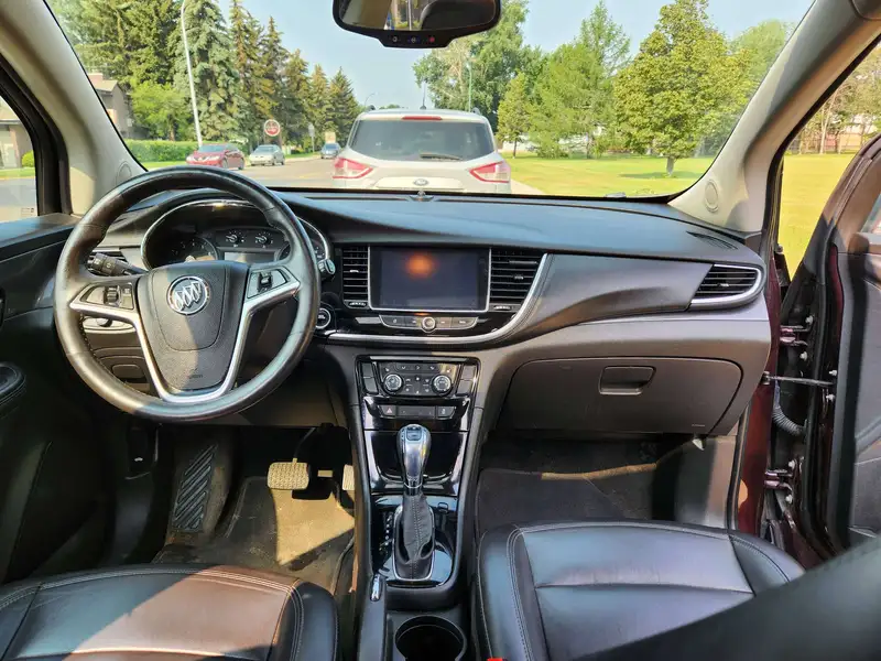 2017 Buick Encore Essence, červená, 193 357 km, dovoz Kanada — foto 3 z 12