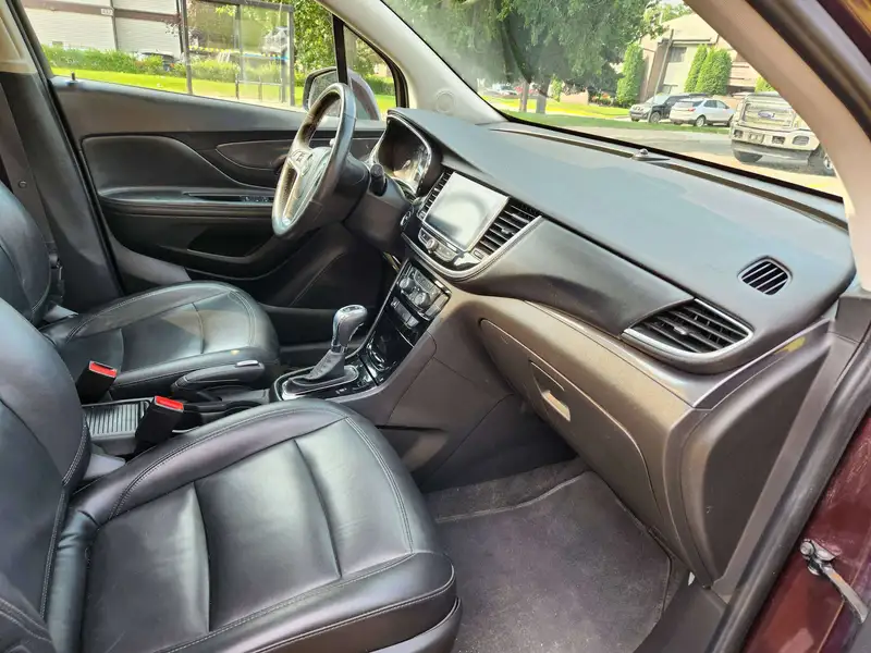 2017 Buick Encore Essence, červená, 193 357 km, dovoz Kanada — foto 4 z 12
