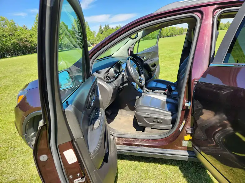 2017 Buick Encore Essence, červená, 193 357 km, dovoz Kanada — foto 9 z 12