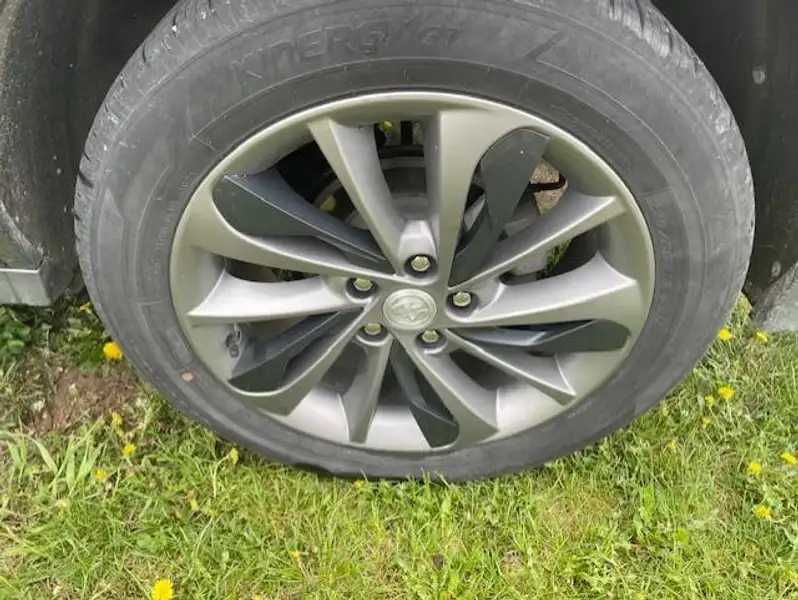 2021 Buick Encore Preferred, šedá, 63 305 km, dovoz Kanada — foto 8 z 12