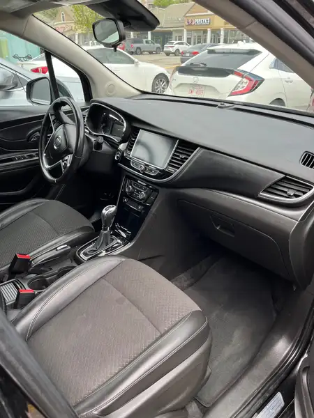 2018 Buick Encore Preferred, černá, 128 000 km, dovoz Kanada — foto 3 z 4