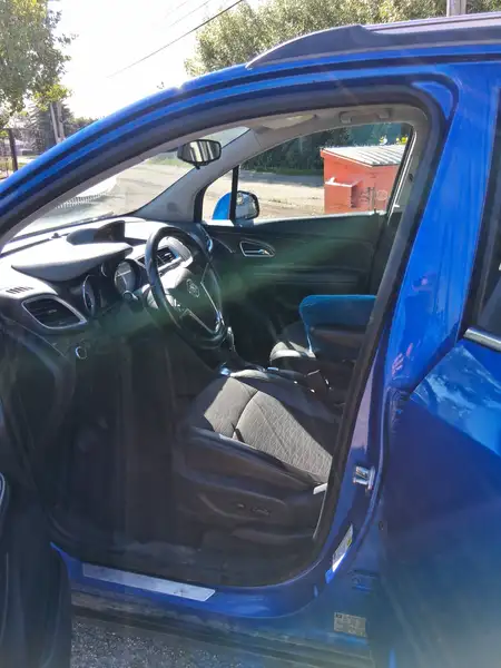2016 Buick Encore Base, modrá, 150 000 km, dovoz Kanada — foto 2 z 12