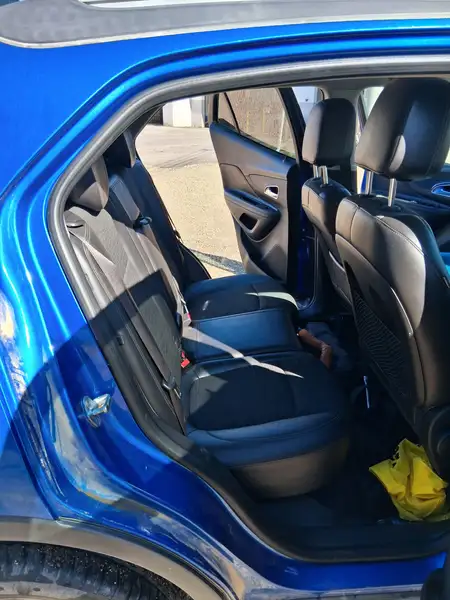 2016 Buick Encore Base, modrá, 150 000 km, dovoz Kanada — foto 6 z 12