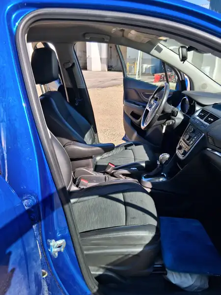 2016 Buick Encore Base, modrá, 150 000 km, dovoz Kanada — foto 8 z 12
