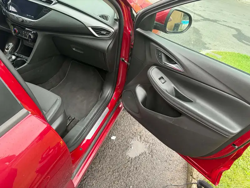 2020 Buick Encore Select, červená, 156 000 km, dovoz Kanada — foto 8 z 12