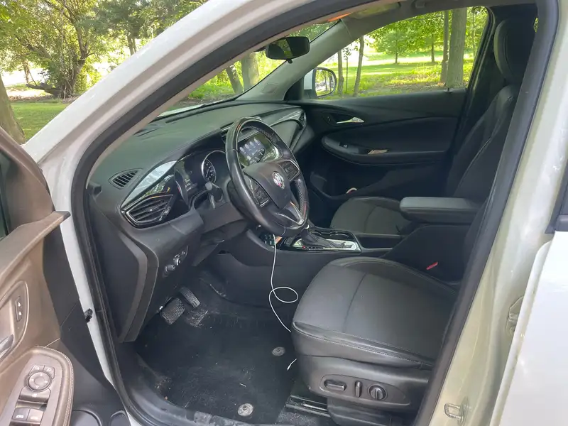 2021 Buick Encore Select, 85 432 km, dovoz Kanada — foto 5 z 5