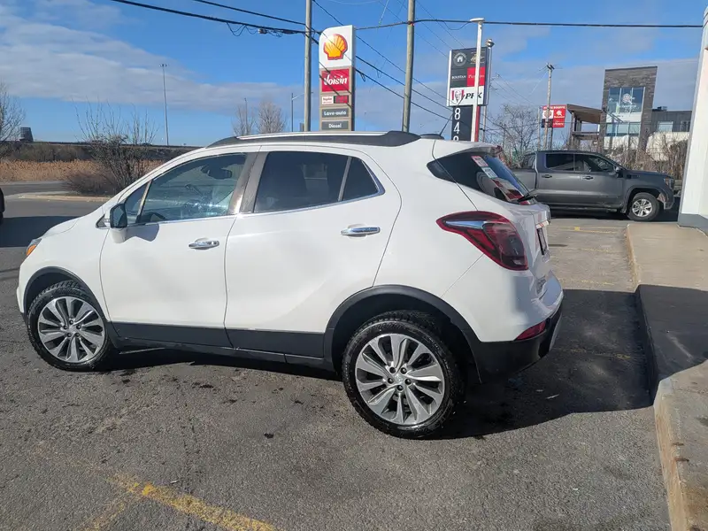 2017 Buick Encore, bílá, 148 000 km, dovoz Kanada — foto 4 z 5