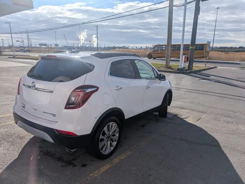 2017 Buick Encore, bílá, 148 000 km, dovoz Kanada — foto 5 z 5