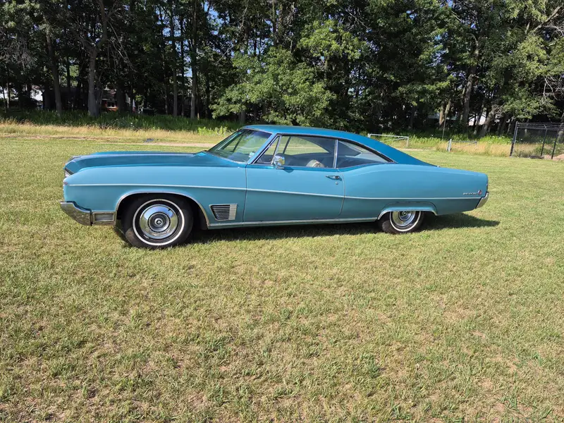 1968 Buick Roadmaster, modrá, 12 476 km, dovoz Kanada — foto 2 z 10