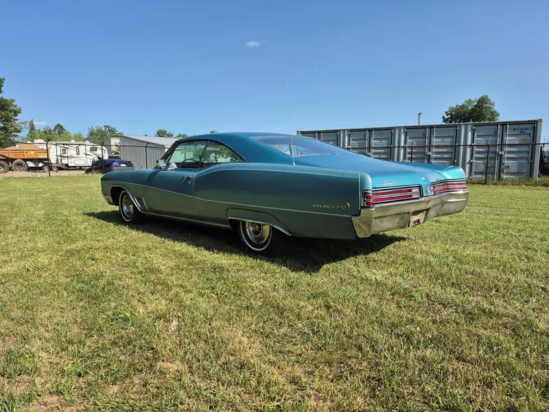1968 Buick Roadmaster, modrá, 12 476 km, dovoz Kanada — foto 3 z 10