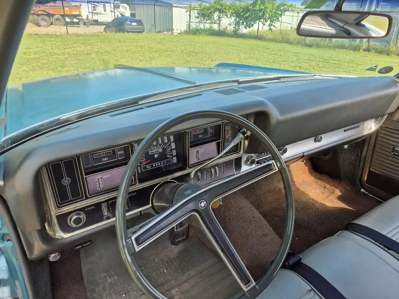 1968 Buick Roadmaster, modrá, 12 476 km, dovoz Kanada — foto 7 z 10