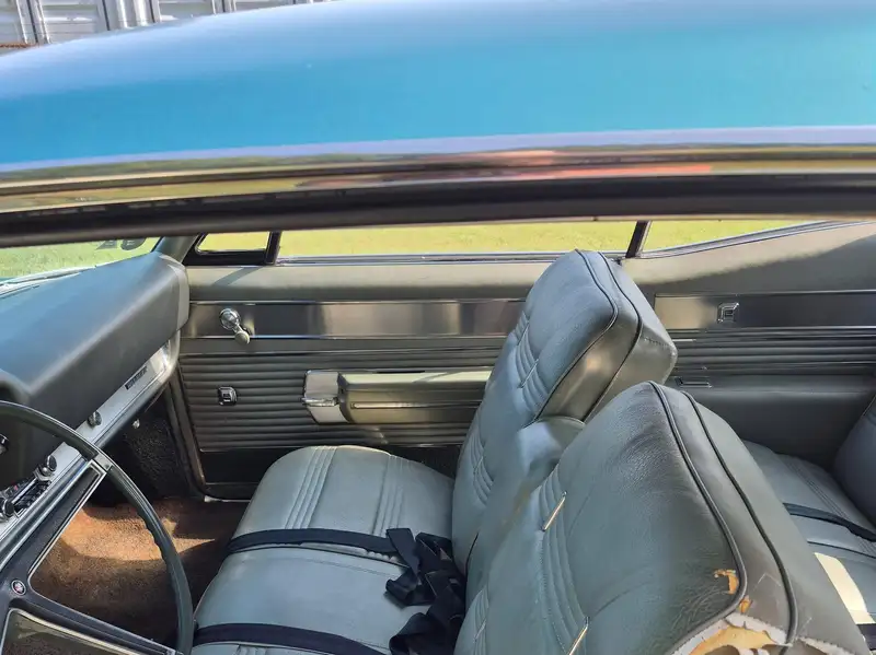 1968 Buick Roadmaster, modrá, 12 476 km, dovoz Kanada — foto 8 z 10