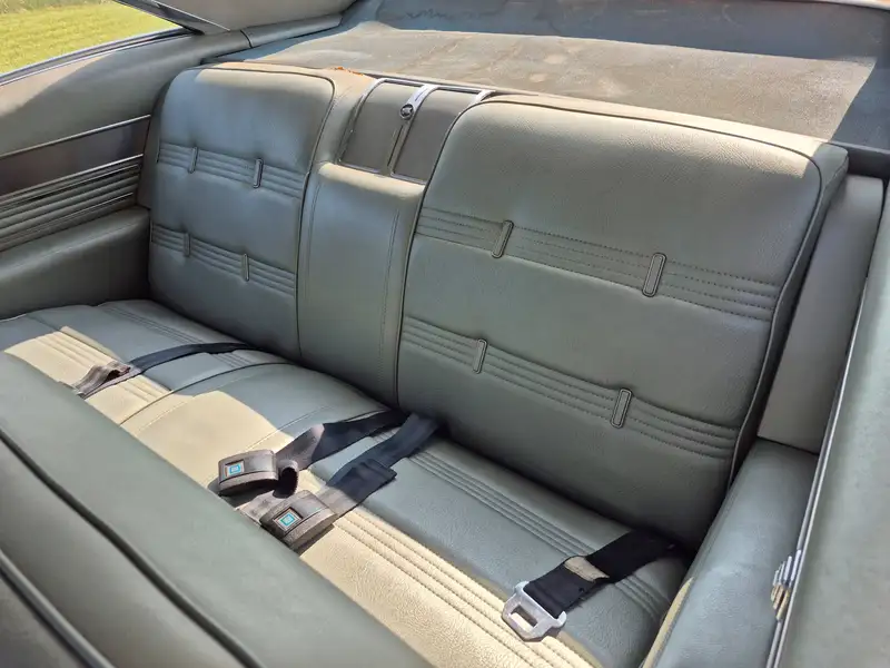 1968 Buick Roadmaster, modrá, 12 476 km, dovoz Kanada — foto 9 z 10