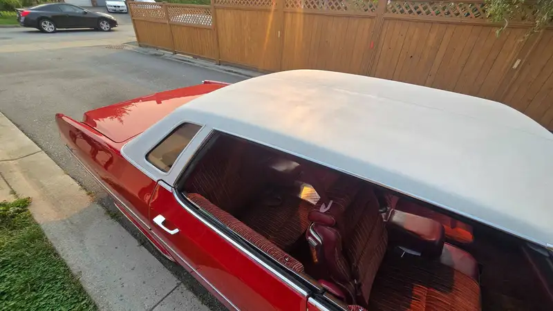 1975 Cadillac Deville D'Elegence, červená, 100 000 km, dovoz Kanada — foto 6 z 11