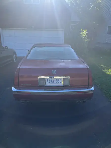 1994 Cadillac Eldorado, červená, 81 261 km, dovoz Kanada — foto 2 z 12