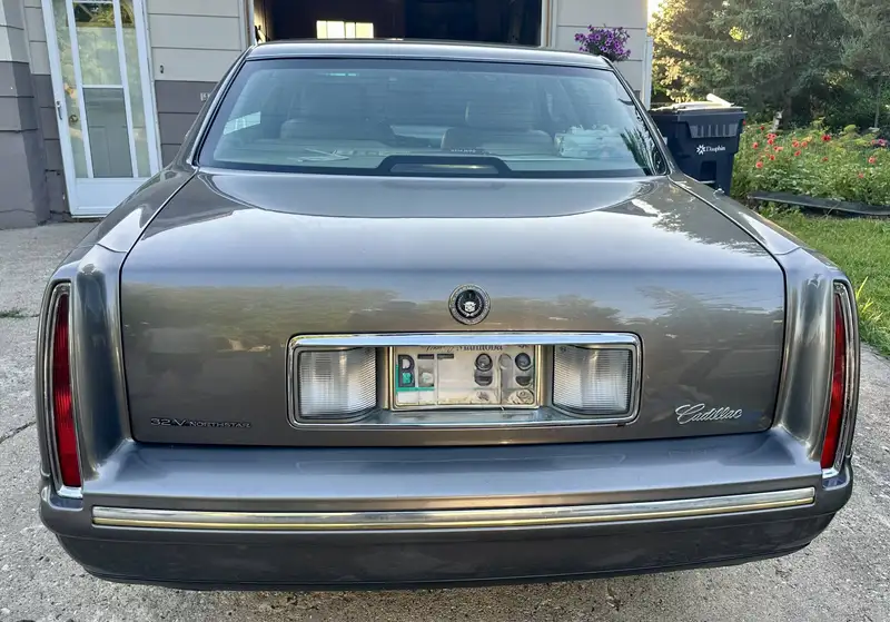 1999 Cadillac Deville d/elegance, šedá, 163 000 km, dovoz Kanada — foto 3 z 6