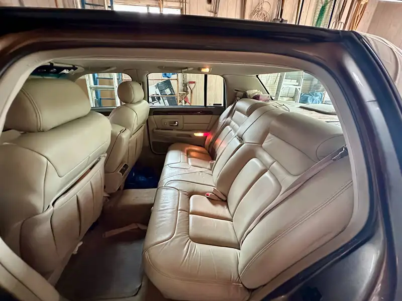 1999 Cadillac Deville d/elegance, šedá, 163 000 km, dovoz Kanada — foto 6 z 6