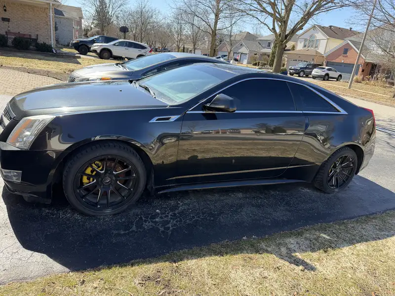 2011 Cadillac CTS Performance, 200 000 km, dovoz Kanada — foto 10 z 12