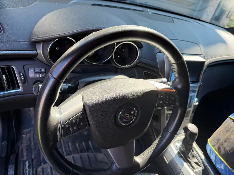 2011 Cadillac CTS Performance, 200 000 km, dovoz Kanada — foto 4 z 12