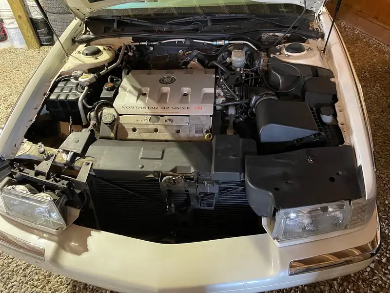 2000 Cadillac Eldorado ESC, bílá, 150 000 km, dovoz Kanada — foto 5 z 5