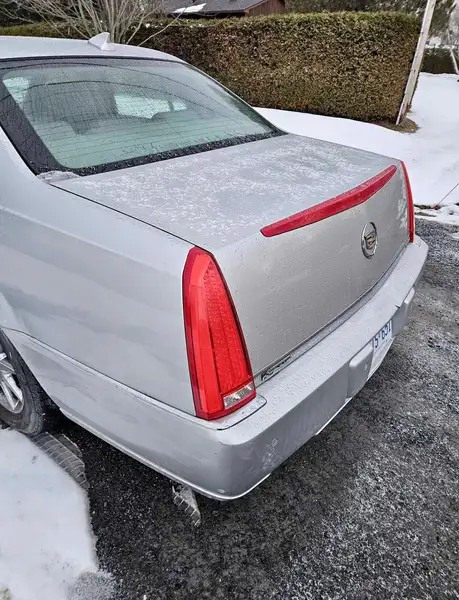 2007 Cadillac DTS Performance, stříbrná, 197 005 km, dovoz Kanada — foto 2 z 7