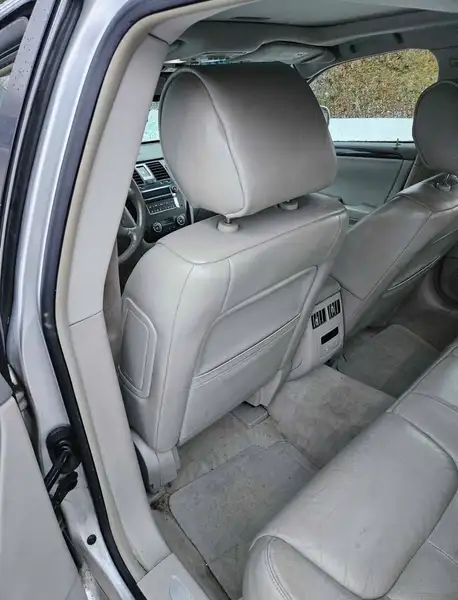 2007 Cadillac DTS Performance, stříbrná, 197 005 km, dovoz Kanada — foto 4 z 7