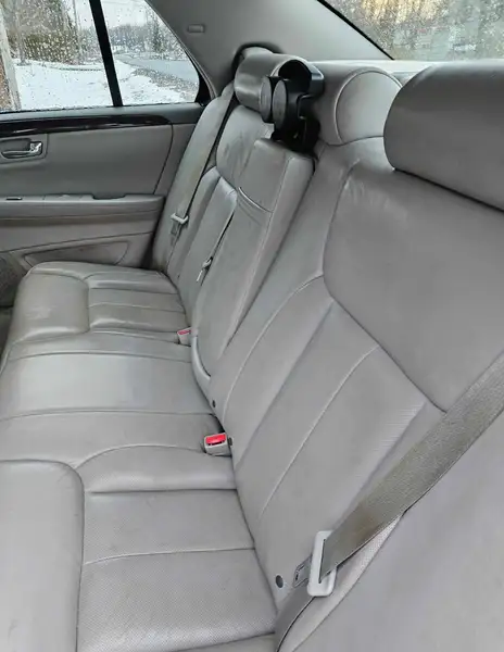 2007 Cadillac DTS Performance, stříbrná, 197 005 km, dovoz Kanada — foto 5 z 7