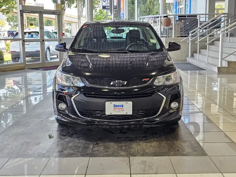 2017 Chevrolet Sonic, černá, 94 351 km, dovoz Kanada — foto 2 z 12