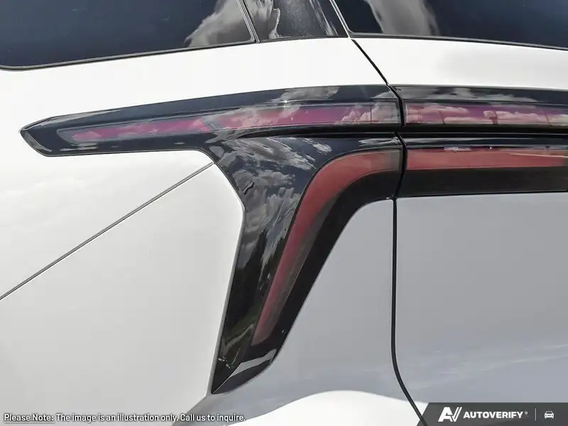 2026 Chevrolet Traverse LT, bílá, 15 km, dovoz Kanada — foto 10 z 10
